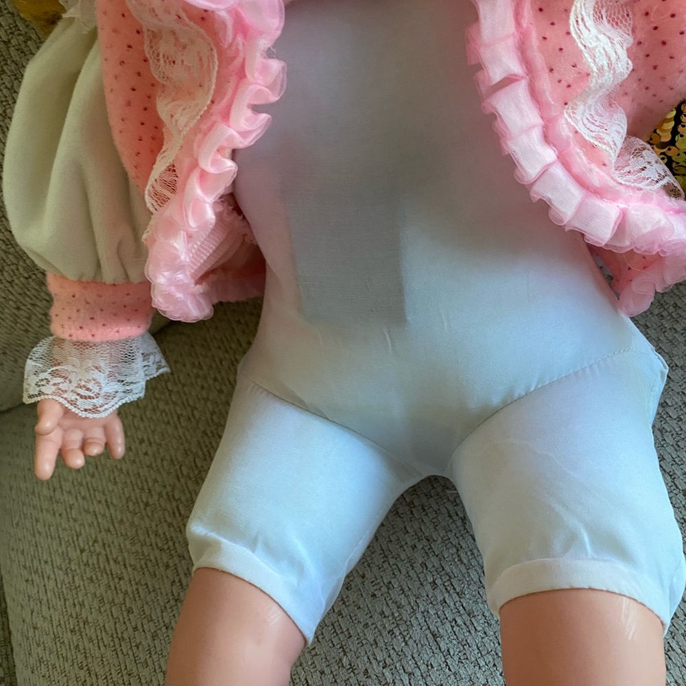 Beautiful doll from India Like new. - Picture 14 of 16